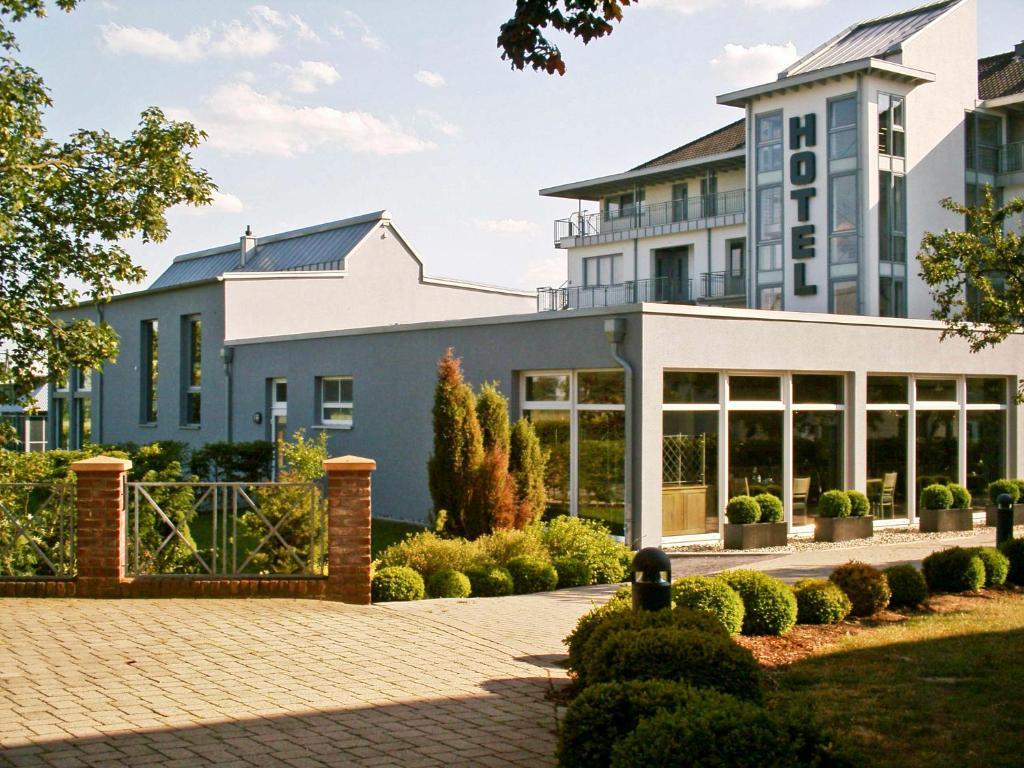Hotel Till-Moyland Garni Extérieur photo