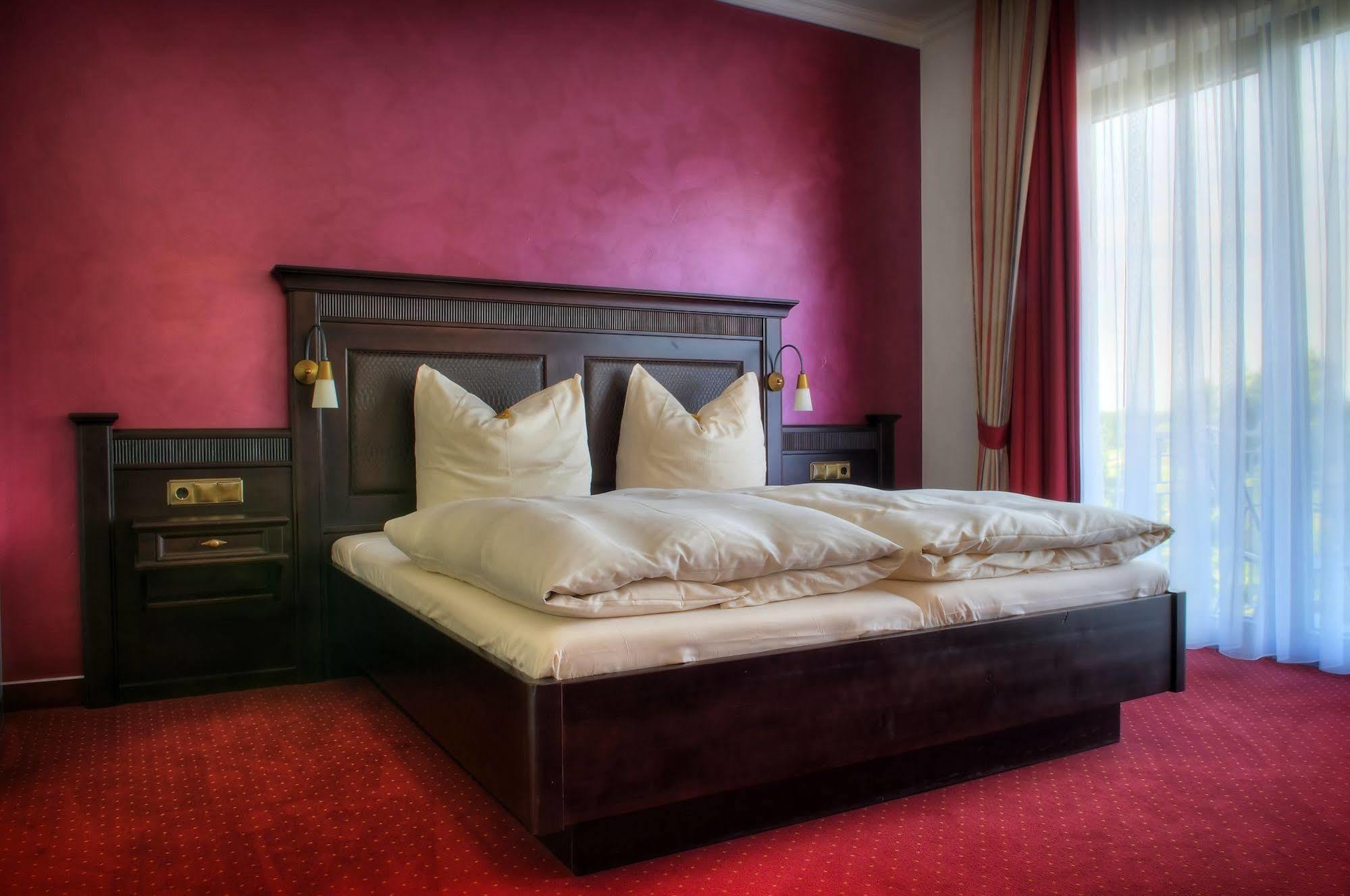 Hotel Till-Moyland Garni Extérieur photo